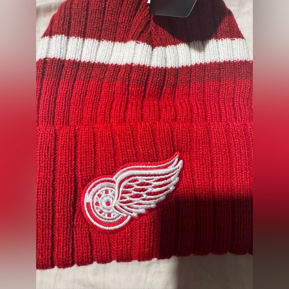 Detroit red wings beanie - Picture 2 of 3